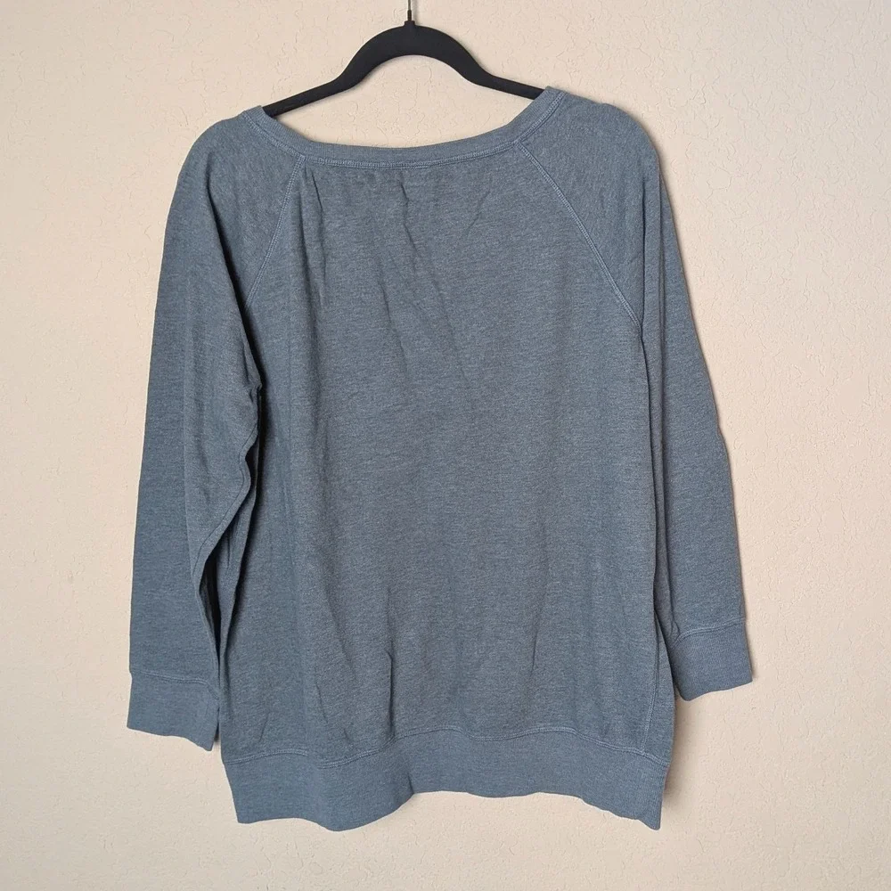 Victoria's Secret Gray "Love" Heart Beaded Graphic Sweatshirt Size‎ L - Picture 2 of 7